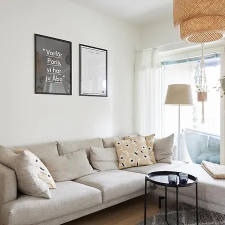 Turku's Atmospheric - Two Bedroom In A Prime Location Appartement