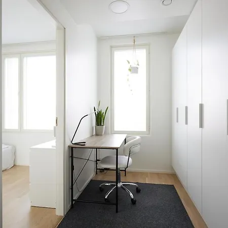 Turku's Atmospheric - Two Bedroom In A Prime Location トゥルク