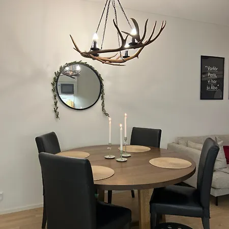 Turku's Atmospheric - Two Bedroom In A Prime Location * 图尔库