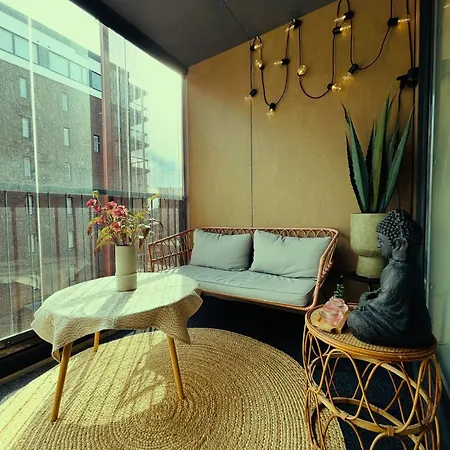 Turku's Atmospheric - Two Bedroom In A Prime Location Appartement *